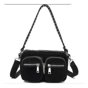 Noella väska stor - Säljer min stora noella väska då den knappt kommer till användning. Knappast använd och därmed i bra skick. Priset är diskuterbart.