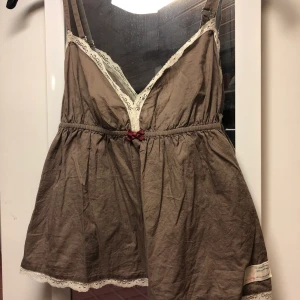 Odd Molly linne  - Linne från Odd Molly i en så himla fin brun färg 🤎