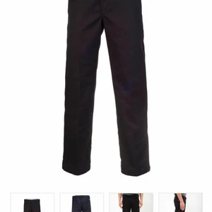 Dickies slim straight workpants - Skit snygga trendiga dickies 873 slim straight workpants. Perfekt lågmidja. Skit snyggt att vika ner midjan så att den vita kanten syns. Passar perfekt på mig som är en storlek S. Frakt kan diskuteras.  Nypris 649kr