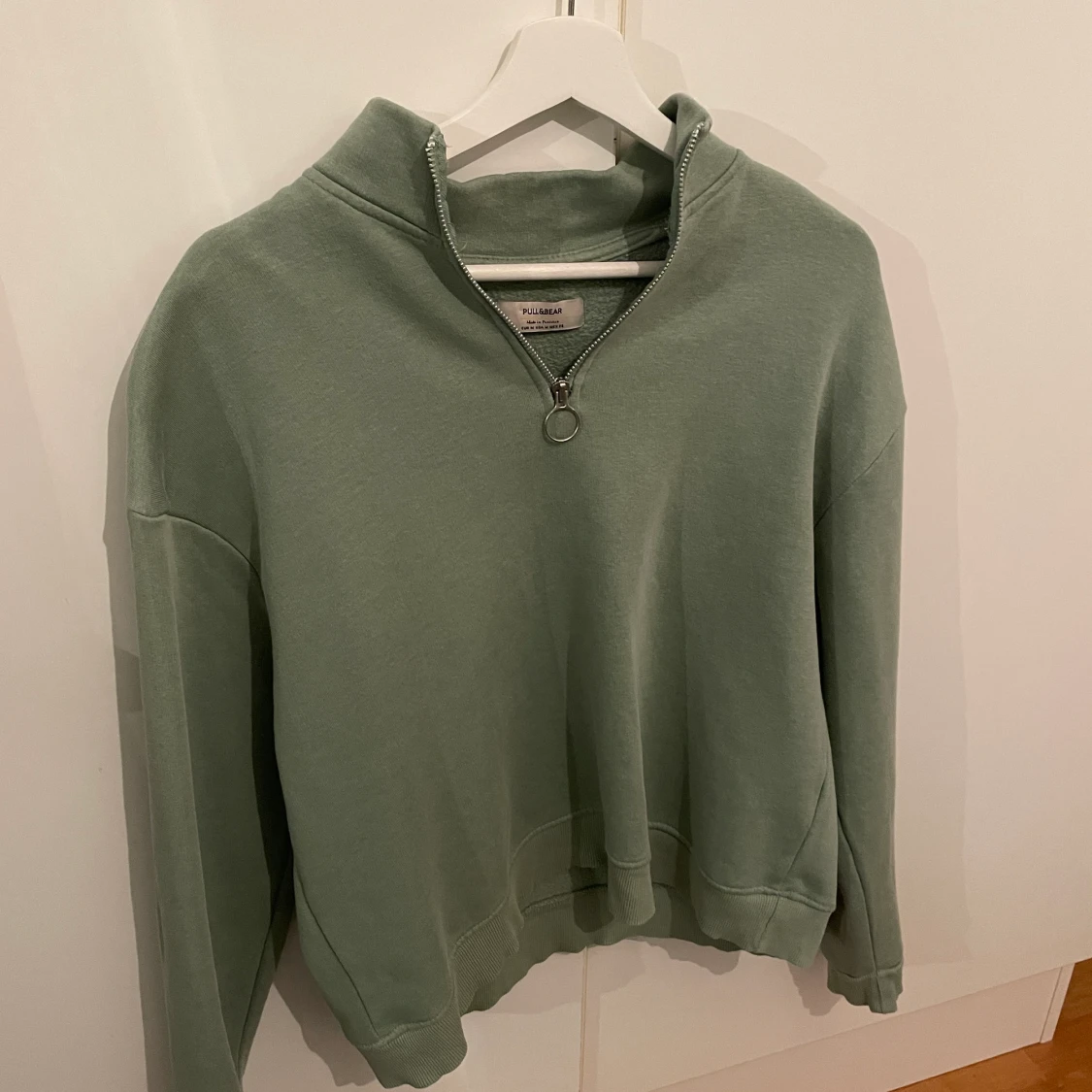 Zip tröja från pull and bear