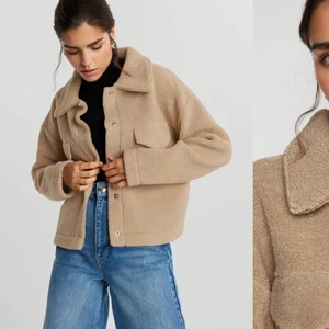 Teddy jacket  - Teddy jacka i storlek M. Väldigt mjuk i materialet och med stretch. Använd fåtal gånger 