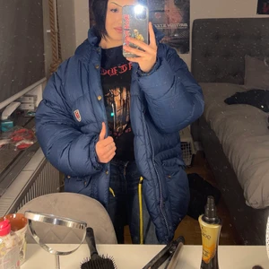 fjällräven jacka - säljer min vintage fjällräven jacka i bra skick då den inte kommer till användning längre. bud just nu:4000