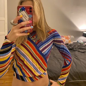 Zara Topp - Säljer pga används inte bra, varan är i bra skick, budgivning eller säljer vid accepterat pris, köpare står för frakt. 