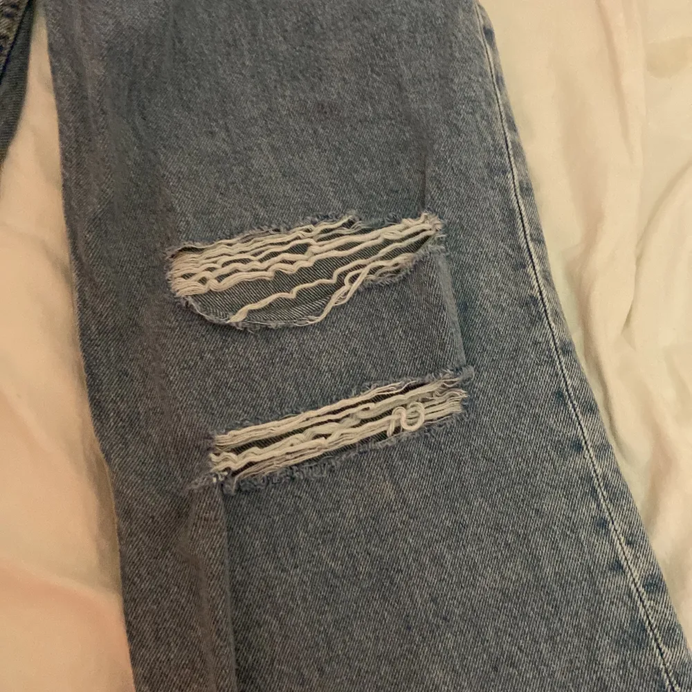 skit sköna jeans!! de kommer inte till användning, skriv vid intresse . Jeans & Byxor.