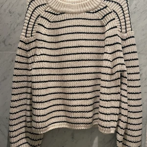 Stickad tröja - Super din tröja från Gina Tricot! Super bra skick 