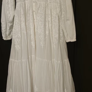 White dream muslim wear - Oanvänd klänning från Turkiet 