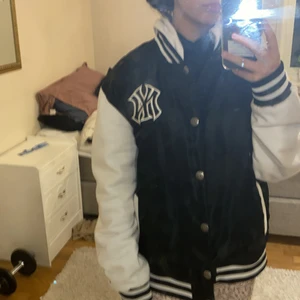 Superfin jacka/kofta  - Oversized jacka/kofta i bra skick 