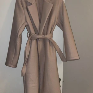 Kappa  - Säljer denna fina kappa. Storlek s 