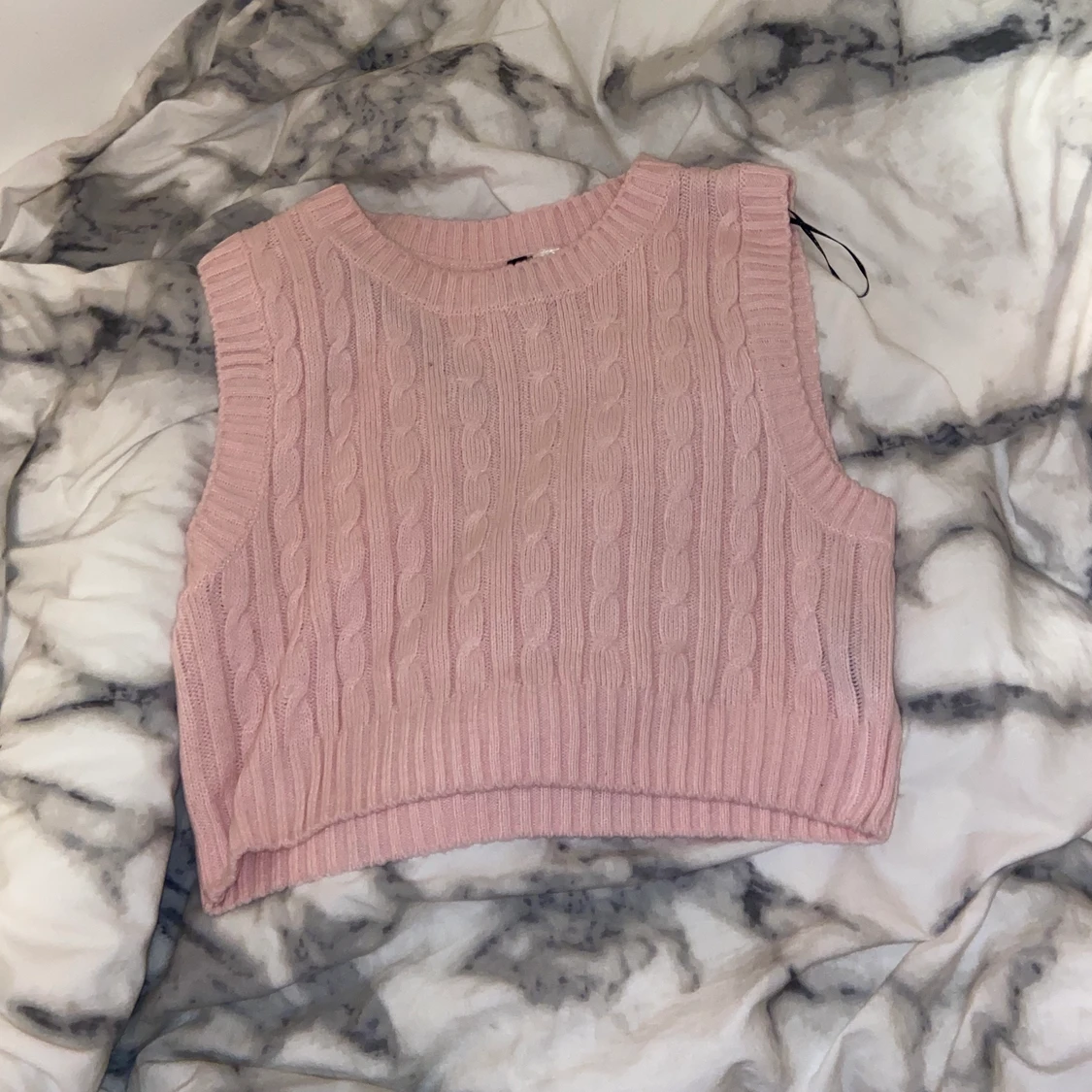 Rosa stickad väst säljes!!💗