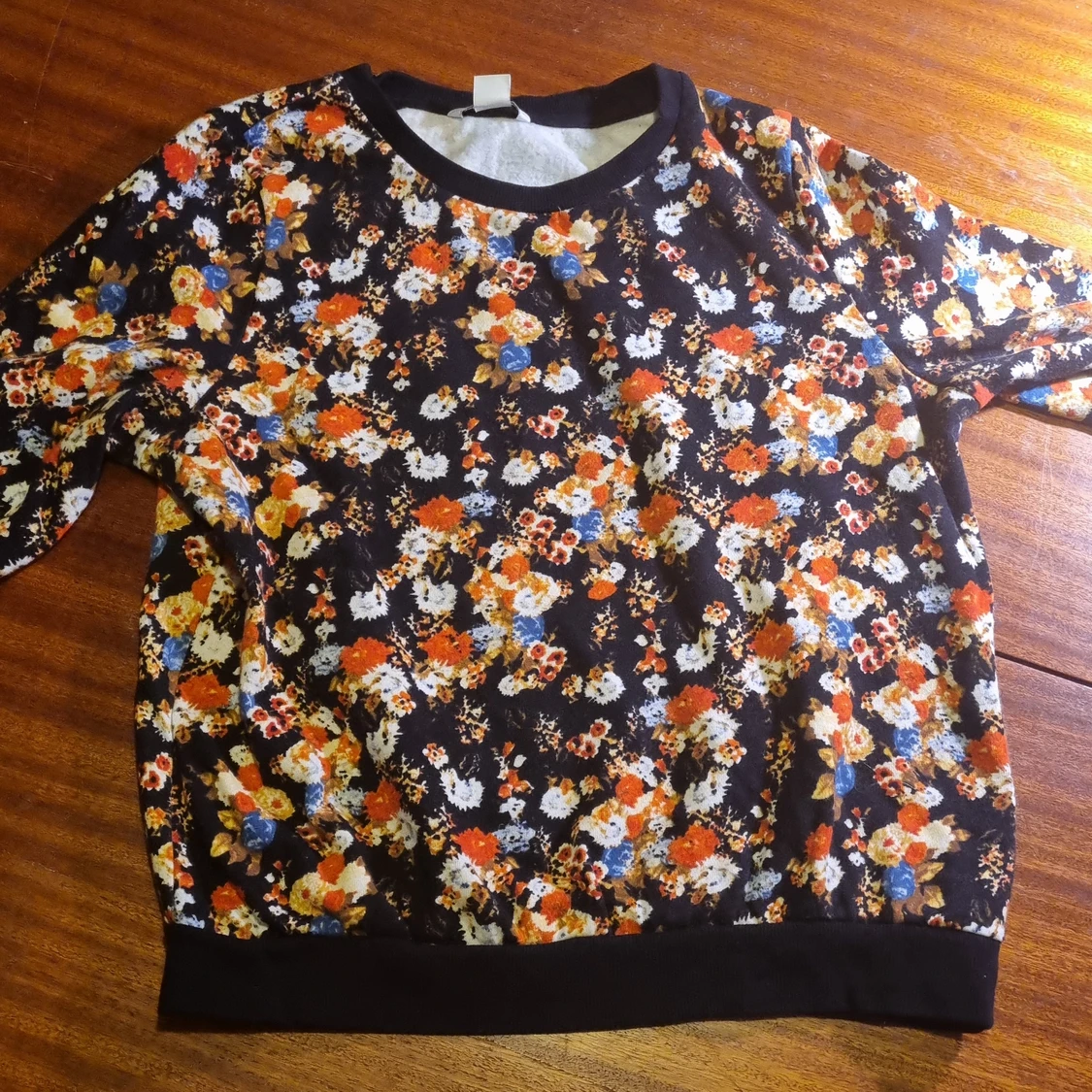 Blommig skön tröja - 90
