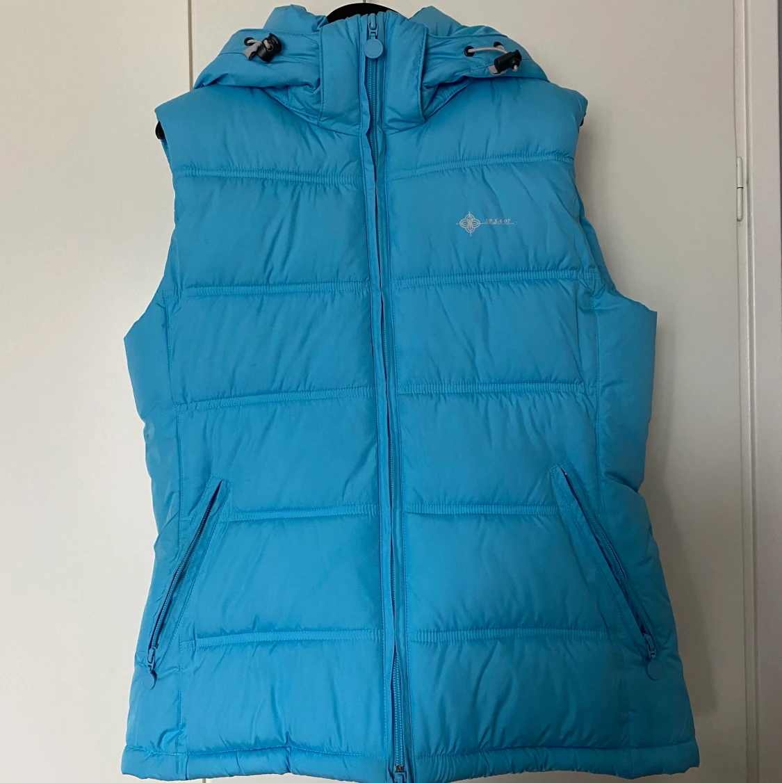 Blå väst  - 90