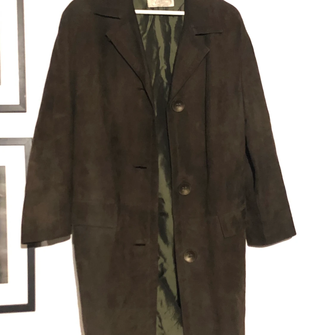 Lång mörkbrun kappa i mocka - 90