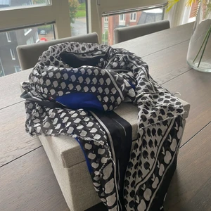 Halsduk  - Halsduk ny, aldrig använda 💙🍎💙🍎💙🍎💙🍎