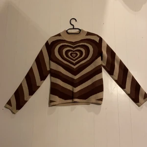 Hjärt tröja från cider - Tröjan är i ny skick övning några gånger men det är inget som märks. Väldigt skönt material, mysig och varm. 