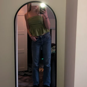 Fest topp - Superfin topp som har används både på fest och i skolan. Jag köpte denna på Plick och toppen är från Shein. Tror inte att den finns kvar på deras hemsida för jag kunde inte hitta plagget!💗