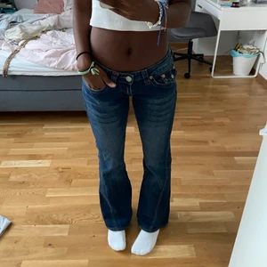 True Relgion  - Säljare dessa shit snygga och trendiga true Relgion jeansen!🤩