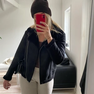 Jacka ifrån lindex - Snygg jacka ifrån lindex som är lite liten för mig. Den är i storelk xs ❤️