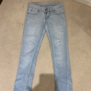 Levis denim Jeans - Jätte sköna o snygg tvätt,Frakten betalar man själv !