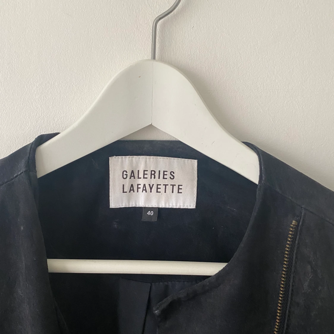 Mörkblå suede jacka  - 90