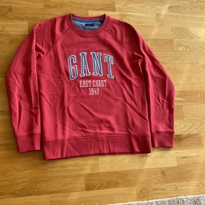 Gant tröja  - En röd gant tröja andvänd fåtal gånger bra skick 