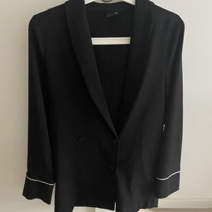 Blus - Blus ifrån ginatricot i  strl 36/S.