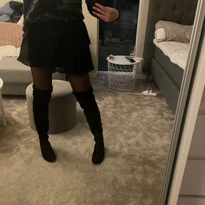 Höga boots - Säljer mina höga mocka boots från märket XIT. Använda 1 gång. Kostar 300kr + frakt ❤️‍🔥