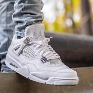 Jordan 4 Pure money 43 - Jordan 4 pure money stl 43. Helt nya användt dom 1 gång. 