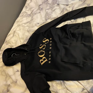 Hugo Boss Hoodies - Säljer två Hugo boss hoodies i storlek Medium