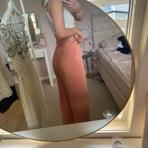 Luftiga byxor  - Luftiga sommarbyxor, väldigt stretchiga, Peach färgade