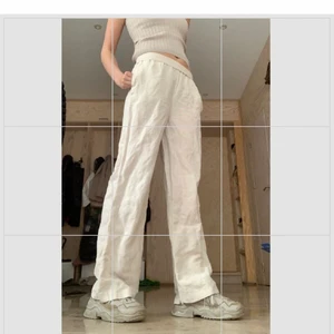 Linnebyxor - Linnebyxor köpte för några veckor sen, inte använt sen dess då jag har ett par andra. Säljer för 200kr+frakt. Går ner till fötterna på mig som är 172:) st xs men passar även mig med S. Köp direkt för 400:)+frakt. SÅLDA