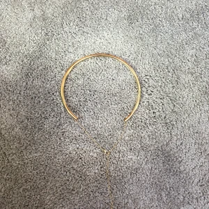 Halsband - Det är från SHEIN, jätte fin men ingenting som kommit till andvändning för mig. 