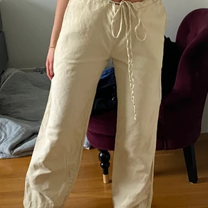 Linnebyxor - Så snygga linnebyxor som tyvärr e lite för stora för mig, aldrig använda 