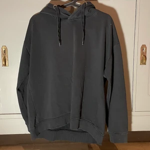 hoodie - svart hoodie från lager 157. strl M. frakt tillkommer 