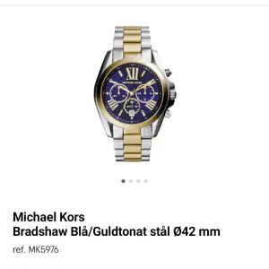 Michael kors klocka. Köpt på uret.se för 2545kr knappt använd, alltså är den i nyskick. Kontakta för fler bilder. Pris kan diskuteras vid snabbaffär.  