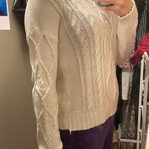 Mönstrad tröja - Hej! Jag säljer denna tröja från lager 157. Den är aldrig använd