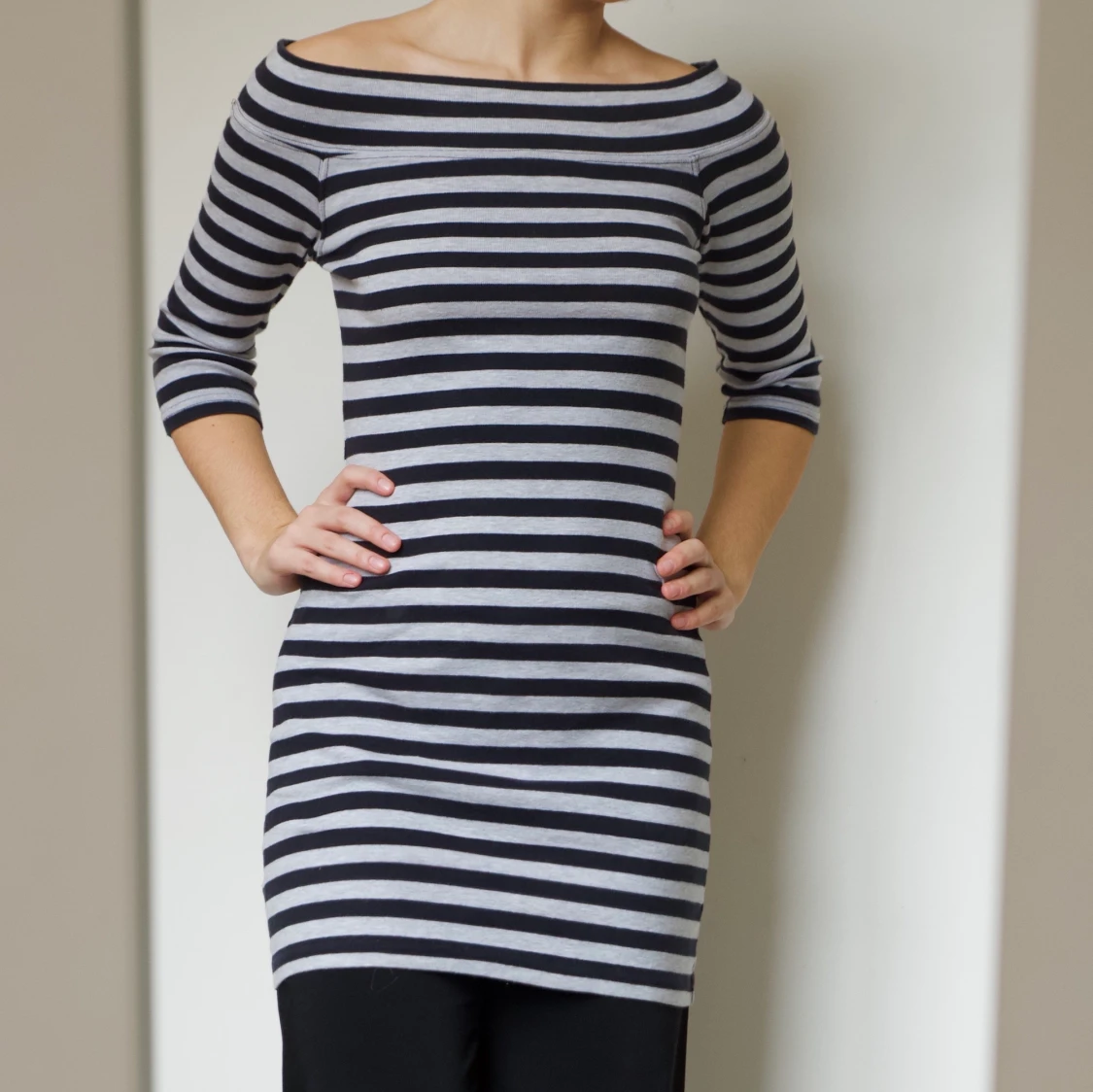 RANDIG OFF SHOULDER KLÄNNING