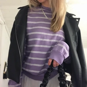 💜Sweatshirt💜 - Ball Sweatshirt från junkyard💜 Säljer denna för den har inte kommit till mycket användning💜  Utropspris 150kr