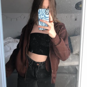 brun kofta - brun kofta som jag köpt här på plick! säljer pga ingen användning, inga fläckar eller skador på koftan