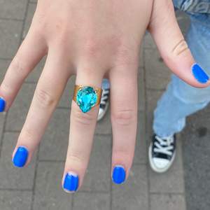 💙 Stor ring från Caroline svedbom, nästan aldrig använt 💙 köpt för 600