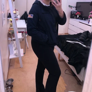 Svea jacka  - Mörkblå jätte skön Svea jacka med massa foder inuti som gör jackan varm 💕