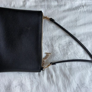 Väska - Svart läderväska🖤
