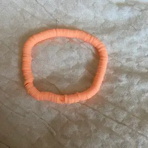 Fint peach färgat armband som aldrig är använd 🤩🤩