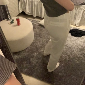 Vita byxor - Vita bxor från Esprit , skick 10/10 köparen står för frakt 