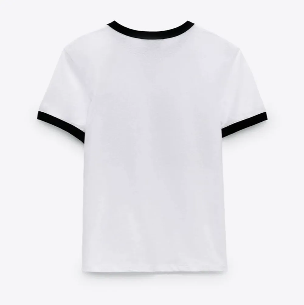 En snygg tröja från Zara i storlek S och oanvänd.. T-shirts.