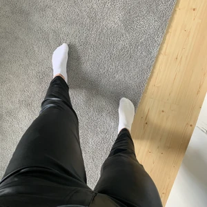 Skinnbyxor  - Säljer dessa skinnbyxor från Lindex då jag inte använder de. Vid snabb affär kan jag gå ner i pris.