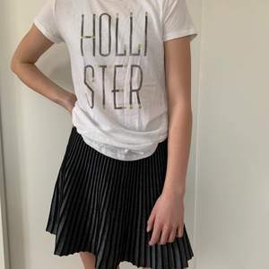 Vit t-shirt från Hollister i stl S🌞 60% bomull, 40% polyester