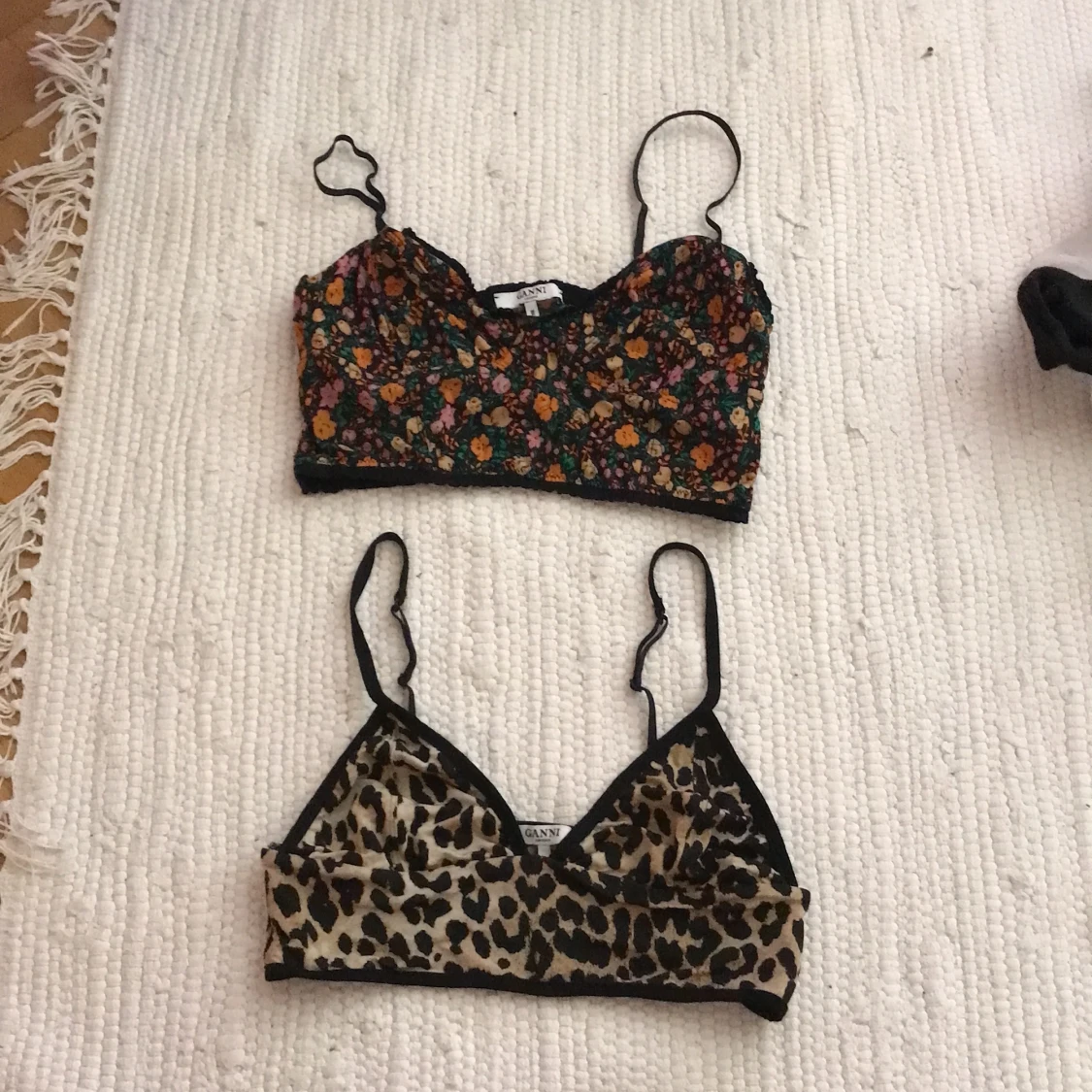 GANNI toppar/bh  - 91