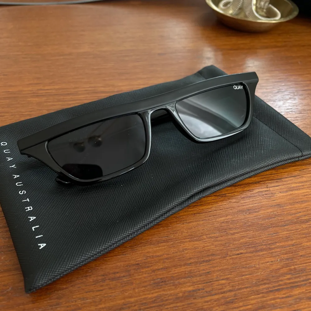 Riktigt snygga solglasögon från Quay Australia. Använda max 2 ggr. 100kr + köpare står för frakt🌞. Accessoarer.