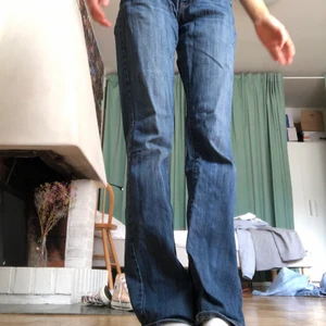 lågmidjade jeans - ursnygga lågmidjade vintage jeans från abercrombie & fitch!!! hittar ingen storlek men skulle säga xs-s💘