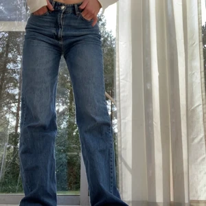 Jeans  - Jeans ifrån stradivarius, storlek 36. Frakt tillkommer 💕